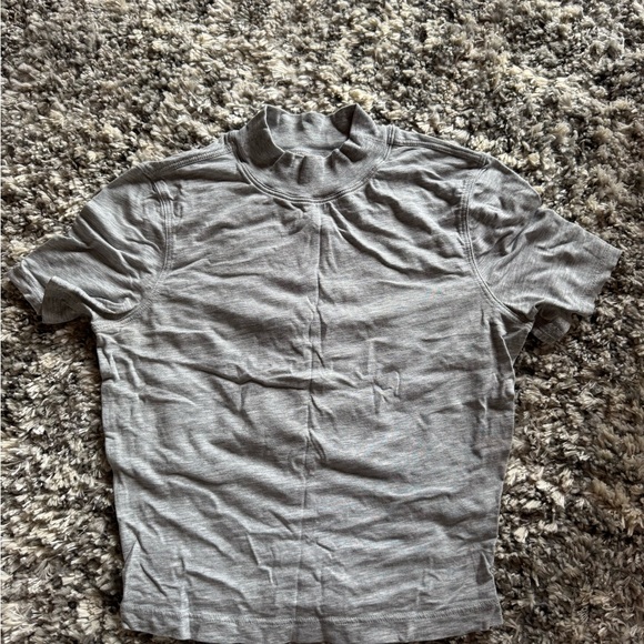 lululemon crop tshirt - Picture 1 of 3